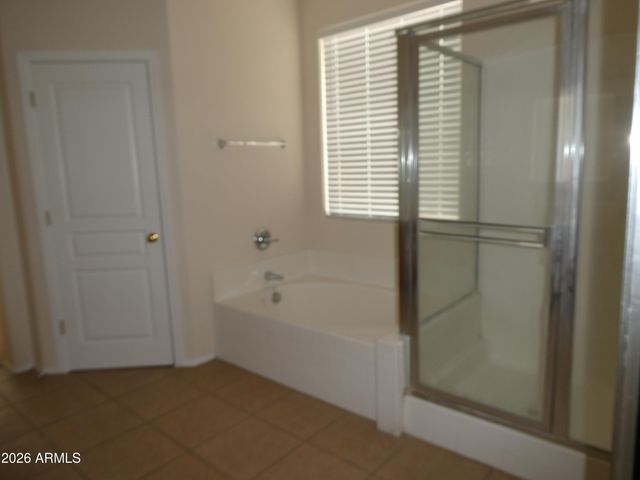 8812 W GLENN Drive, Glendale, AZ 85305