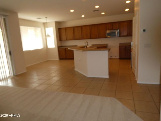 8812 W GLENN Drive, Glendale, AZ 85305