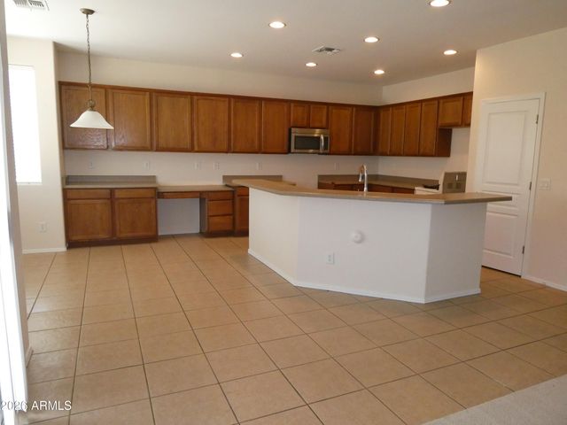 8812 W GLENN Drive, Glendale, AZ 85305