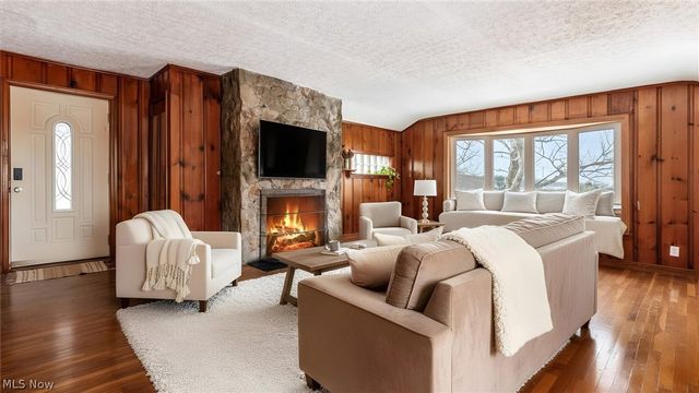 10050 Norwich Drive, Norwich, OH 43767