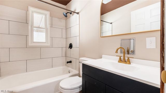 10050 Norwich Drive, Norwich, OH 43767