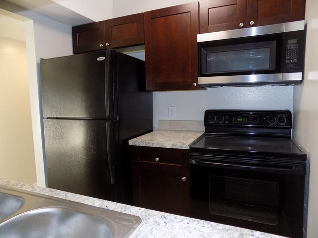 1798 Abbey Road 207, West Palm Beach, FL 33415