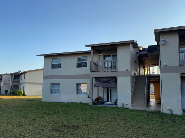 1798 Abbey Road 207, West Palm Beach, FL 33415