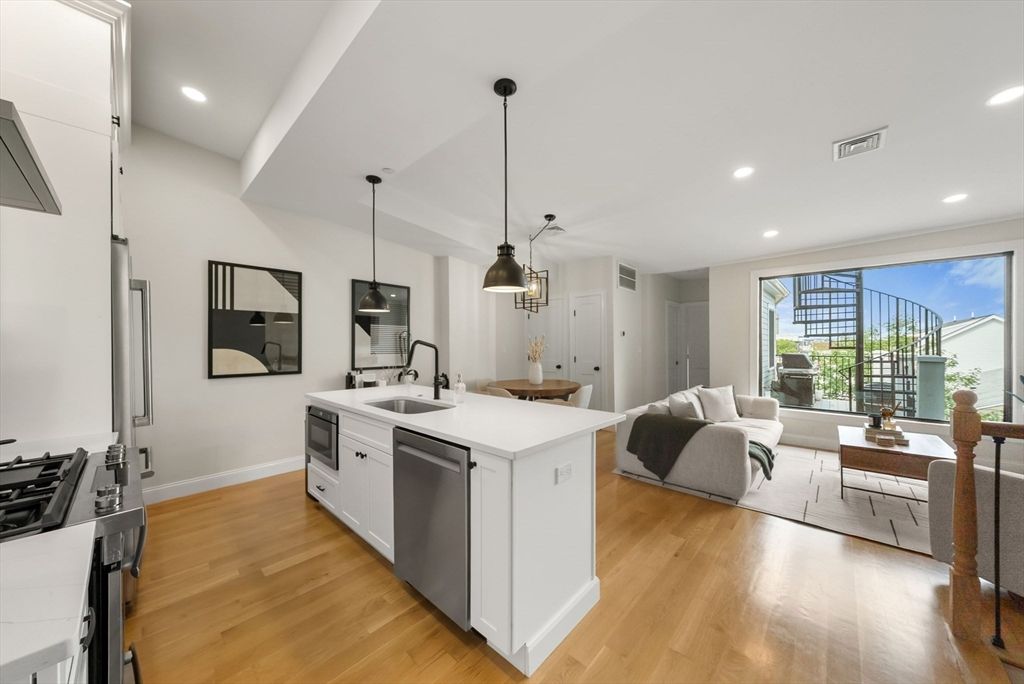 391 Bunker Hill Street 3, Boston, MA 02129