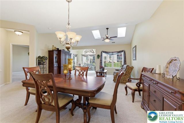 16 Kent Lane, Palmer Twp, PA 18045