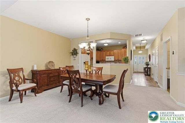 16 Kent Lane, Palmer Twp, PA 18045
