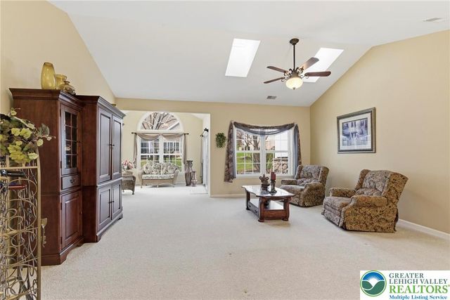 16 Kent Lane, Palmer Twp, PA 18045