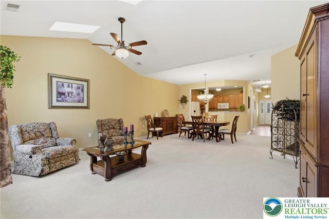 16 Kent Lane, Palmer Twp, PA 18045