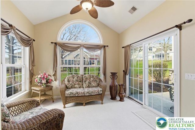 16 Kent Lane, Palmer Twp, PA 18045
