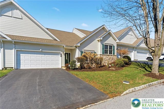 16 Kent Lane, Palmer Twp, PA 18045