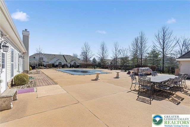 16 Kent Lane, Palmer Twp, PA 18045