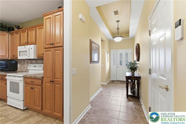 16 Kent Lane, Palmer Twp, PA 18045
