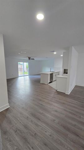 5122 Myrtlewood Street, Houston, TX 77033