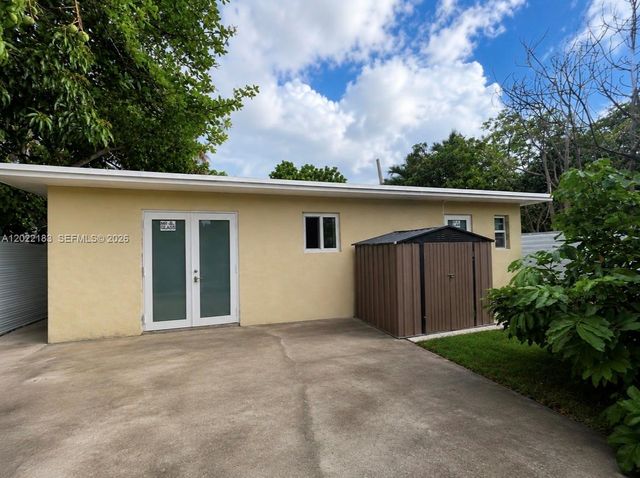 160 NW 45th St, Miami, FL 33127