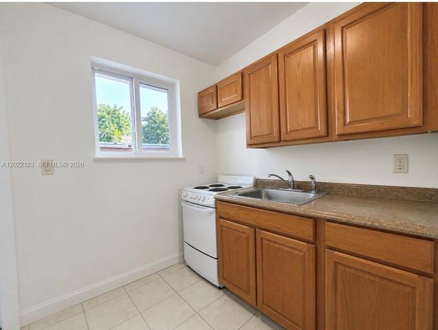 160 NW 45th St, Miami, FL 33127