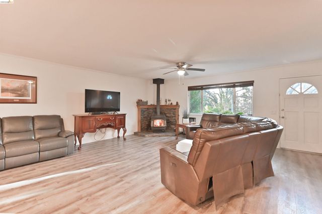 21410 Green Meadow Lane, Sonora, CA 95370