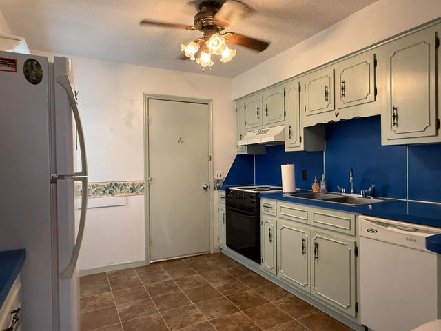 424 School St, Melbourne, AR 72556