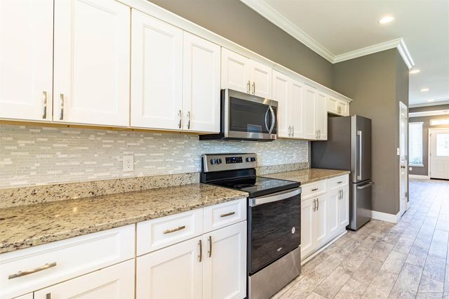 8283 Calle Mio, Navarre, FL 32566