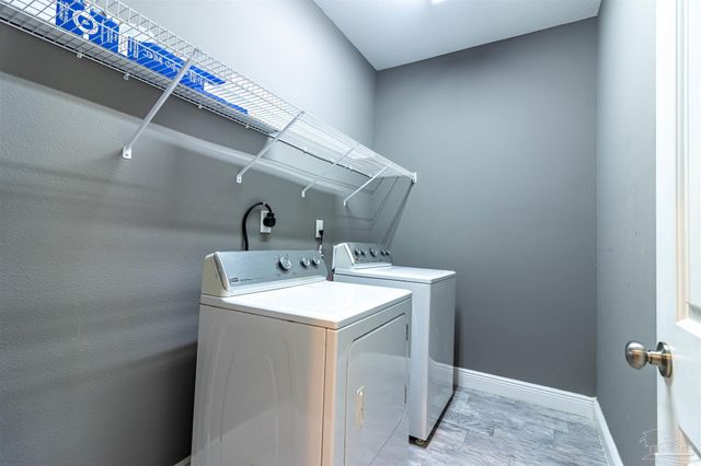 8283 Calle Mio, Navarre, FL 32566