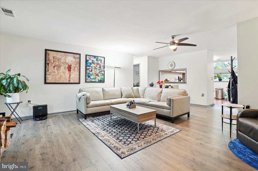 7100 CIPRIANO SPRINGS DR, Lanham, MD 20706