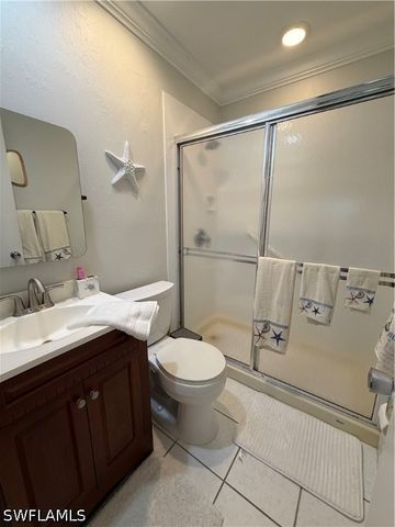 330 Kon Tiki DR D2, Naples, FL 34113