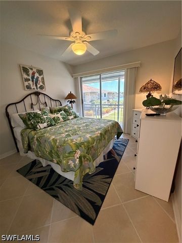 330 Kon Tiki DR D2, Naples, FL 34113