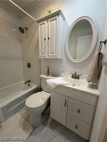 330 Kon Tiki DR D2, Naples, FL 34113