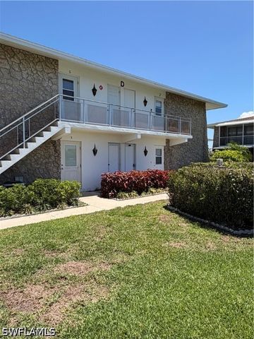 330 Kon Tiki DR D2, Naples, FL 34113