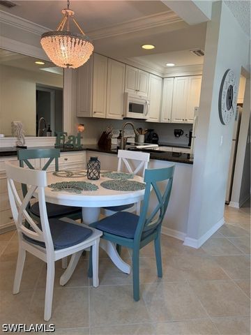 330 Kon Tiki DR D2, Naples, FL 34113