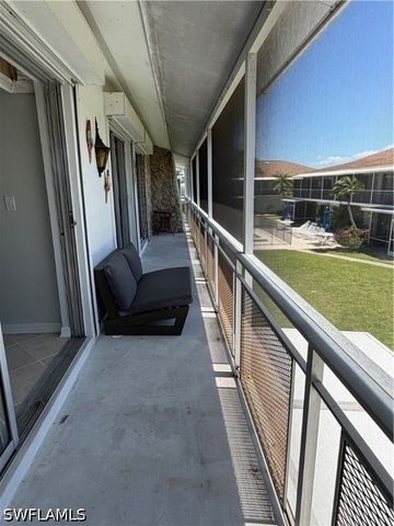 330 Kon Tiki DR D2, Naples, FL 34113