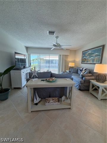 330 Kon Tiki DR D2, Naples, FL 34113