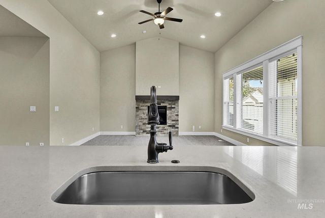 5268 S Palatino Ave, Meridian, ID 83642