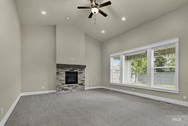 5268 S Palatino Ave, Meridian, ID 83642