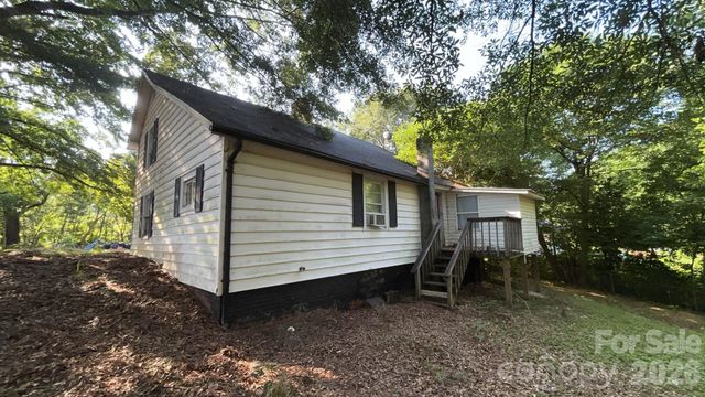 166 Main Street, Henrietta, NC 28076
