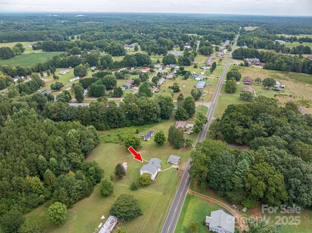 2320 Claremont Road, Newton, NC 28658