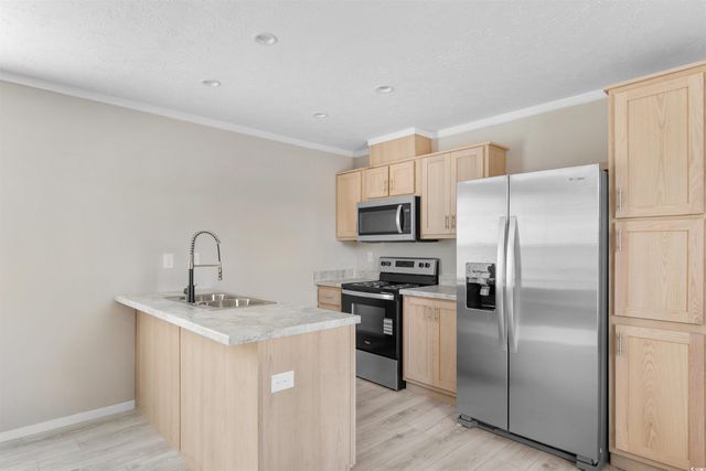 121 Feather Dr, Georgetown, SC 29440