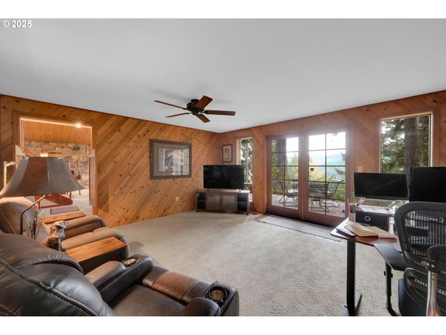 1853 RIDGE WATER Dr, Sutherlin, OR 97479