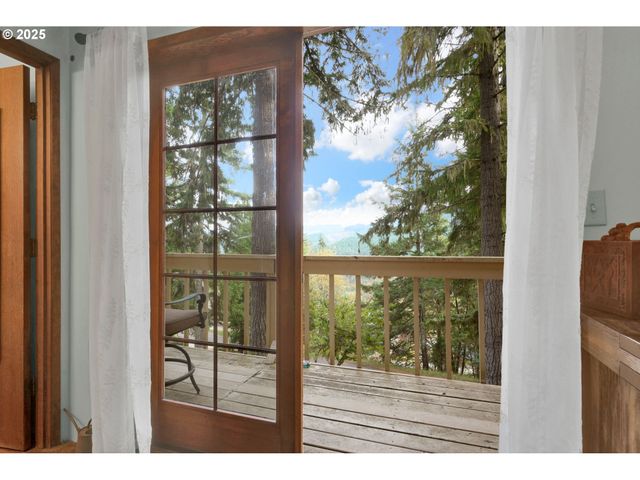 1853 RIDGE WATER Dr, Sutherlin, OR 97479