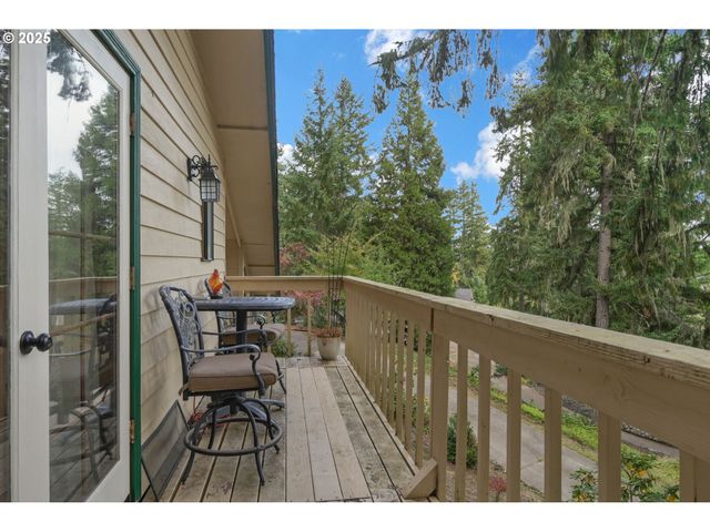 1853 RIDGE WATER Dr, Sutherlin, OR 97479