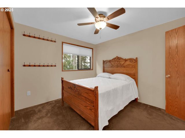 1853 RIDGE WATER Dr, Sutherlin, OR 97479