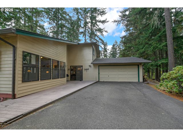 1853 RIDGE WATER Dr, Sutherlin, OR 97479