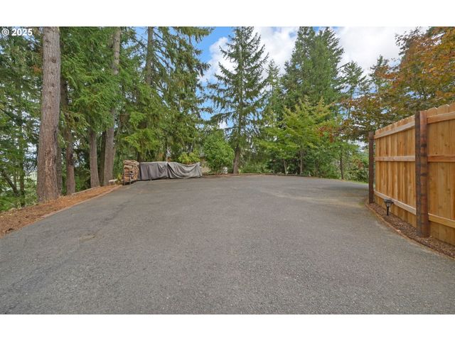 1853 RIDGE WATER Dr, Sutherlin, OR 97479