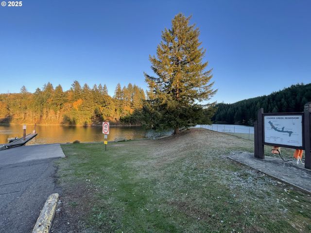 1853 RIDGE WATER Dr, Sutherlin, OR 97479