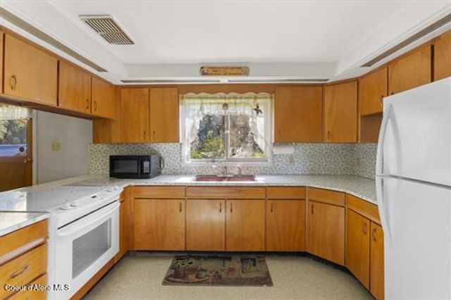 4345 Wilcox Rd, Northport, WA 99157