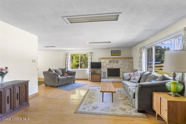 4345 Wilcox Rd, Northport, WA 99157