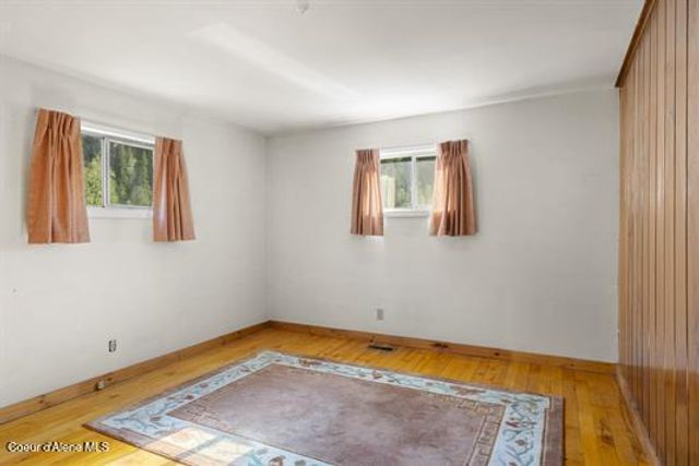 4345 Wilcox Rd, Northport, WA 99157