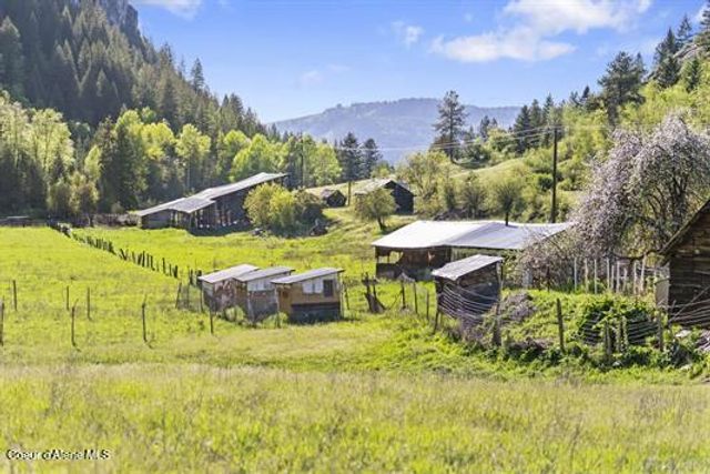 4345 Wilcox Rd, Northport, WA 99157