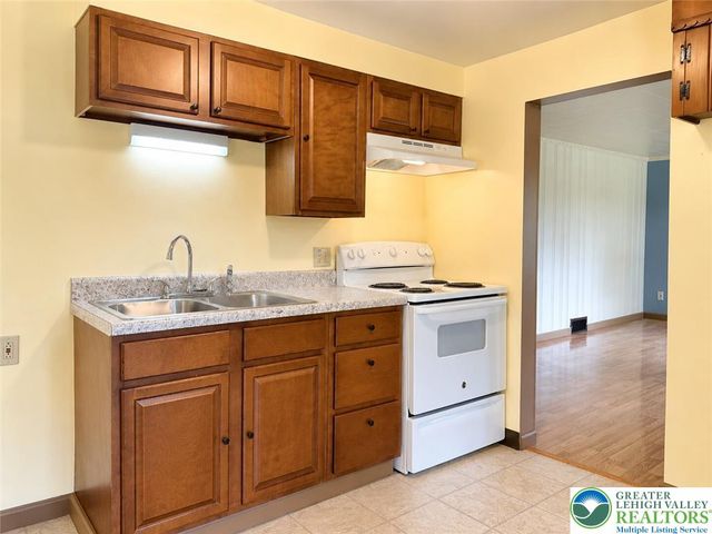 4995 Mountain Road, Slatington Boro, PA 18080
