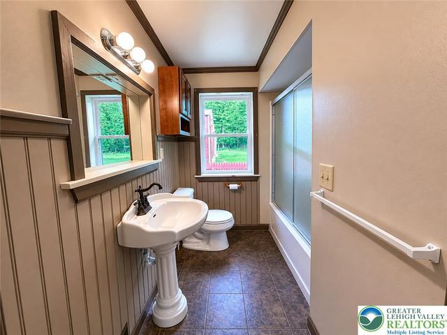 4995 Mountain Road, Slatington Boro, PA 18080