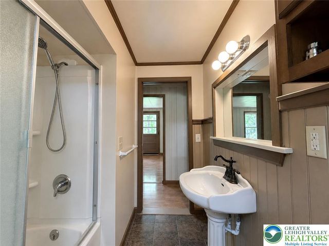 4995 Mountain Road, Slatington Boro, PA 18080